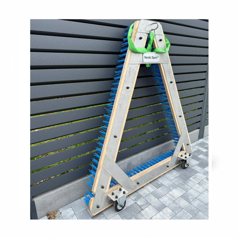 Tirangleborste för fotbollsplaner